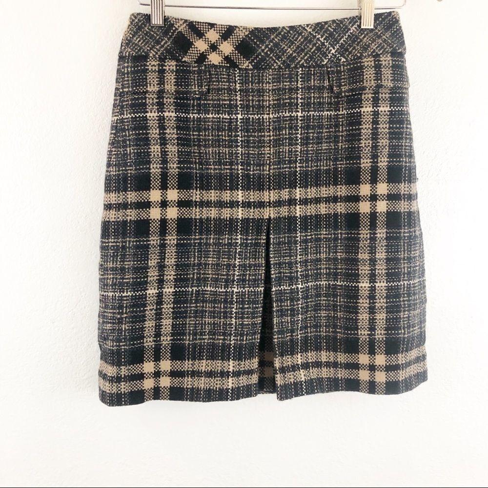 Ann Taylor plaid Wool pencil skirt with two front pockets size 4P New with tags
